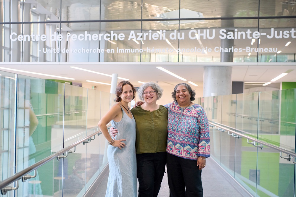 Co-author Maria Isabel Carreño-Muñoz, Graziella Di Cristo and Bidisha Chattopadhyaya in front of Centre de recherche Azrieli du CHU Sainte-Justine Co-author Maria Isabel Carreño-Muñoz, Graziella Di Cristo and Bidisha Chattopadhyaya in front of Centre de recherche Azrieli du CHU Sainte-Justine